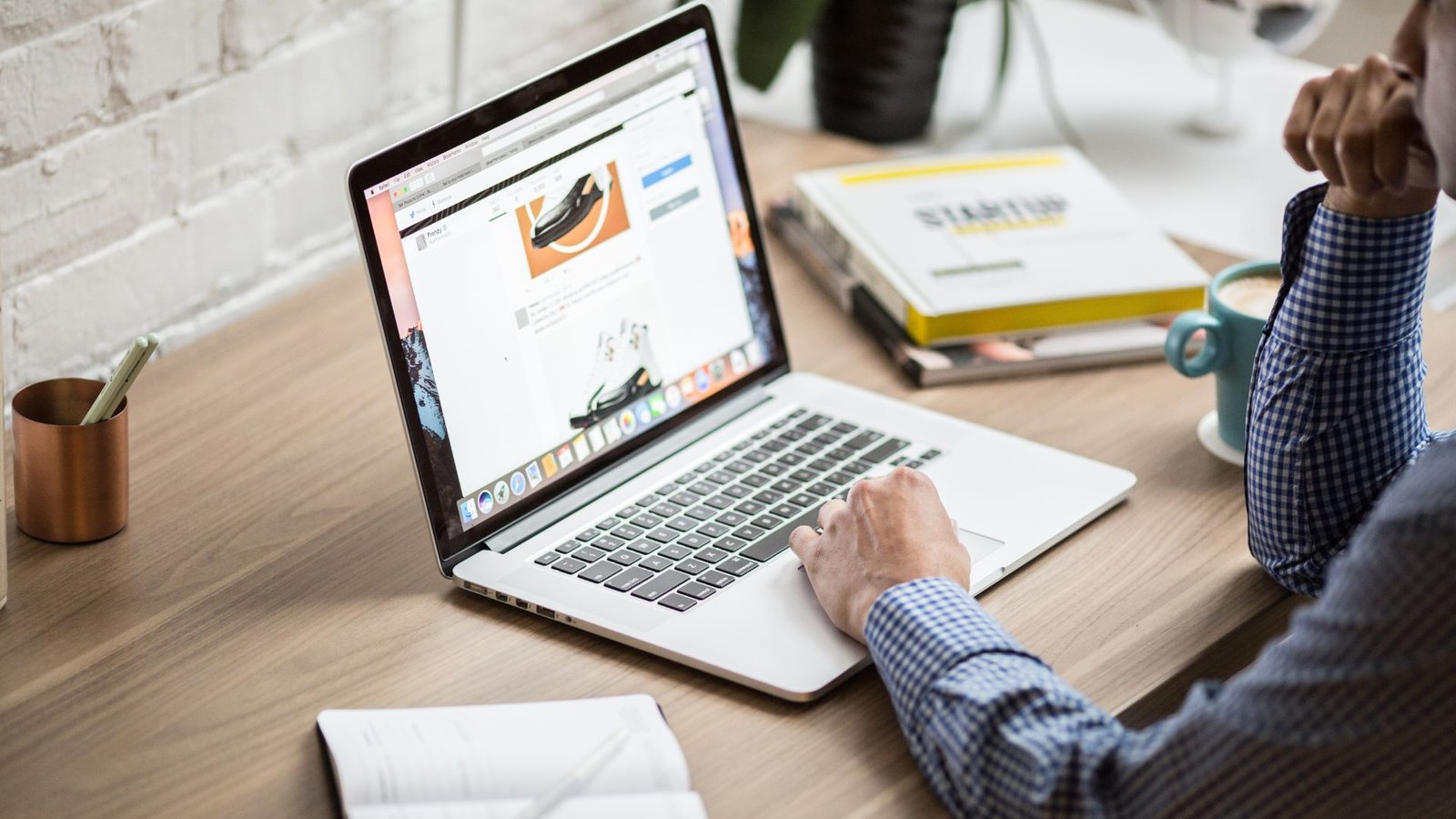 Training core business processes with online learning tools